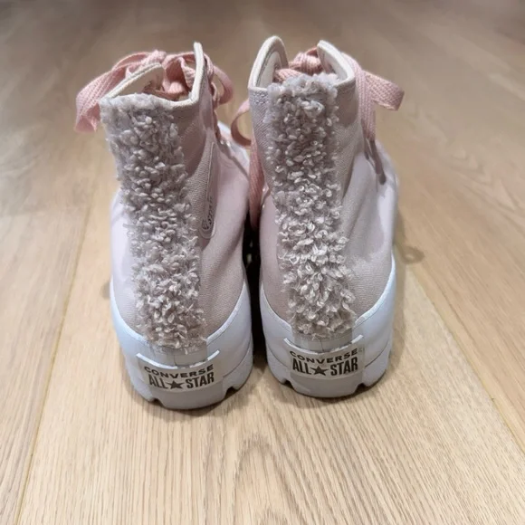 Converse Chuck Taylor All Star Lugged Platform Pink Sherpa Shoes A04448C Size 9 - Picture 4 of 11